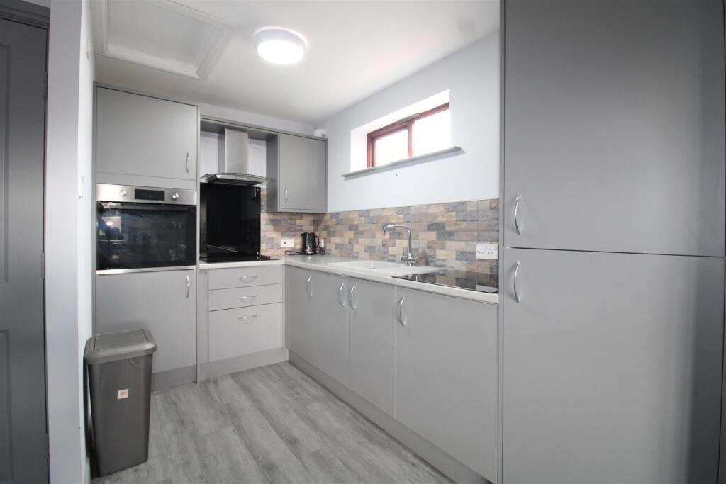 Longfield Road, Stourbridge photo 4