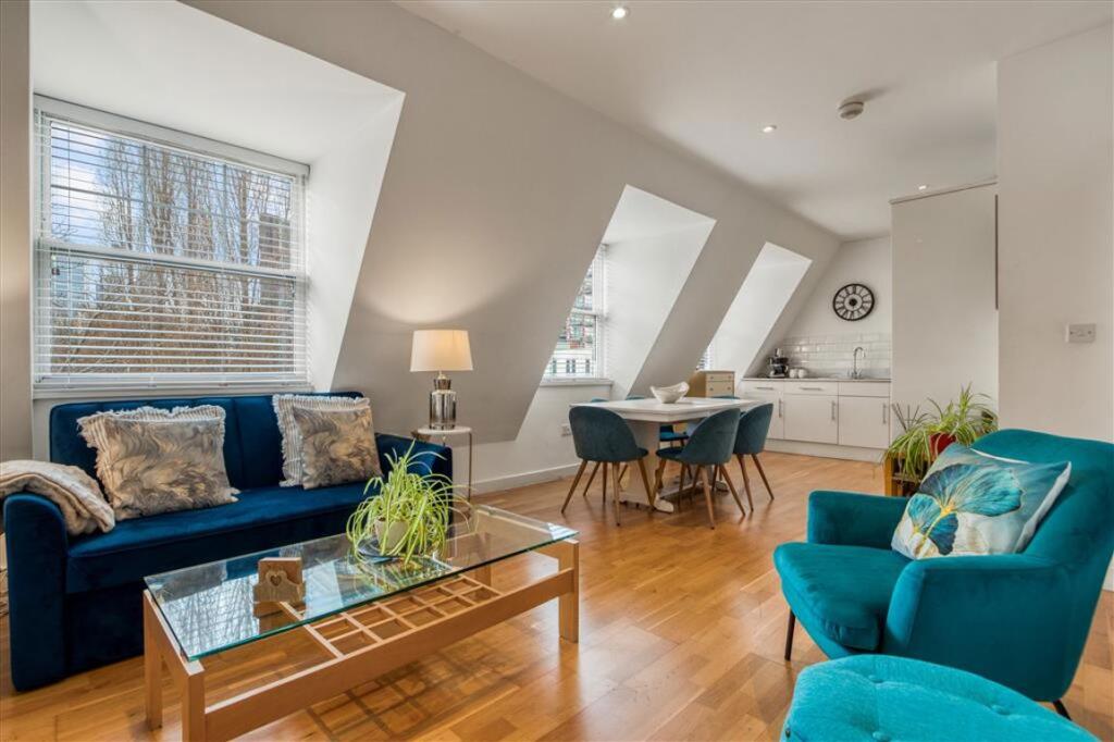 2-bed flat on Black Prince Road, Vauxhall, £500,000