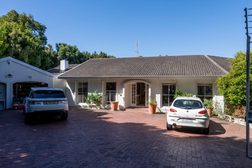 Main image of property: Upper Constantia, Cape Town, Western Cape