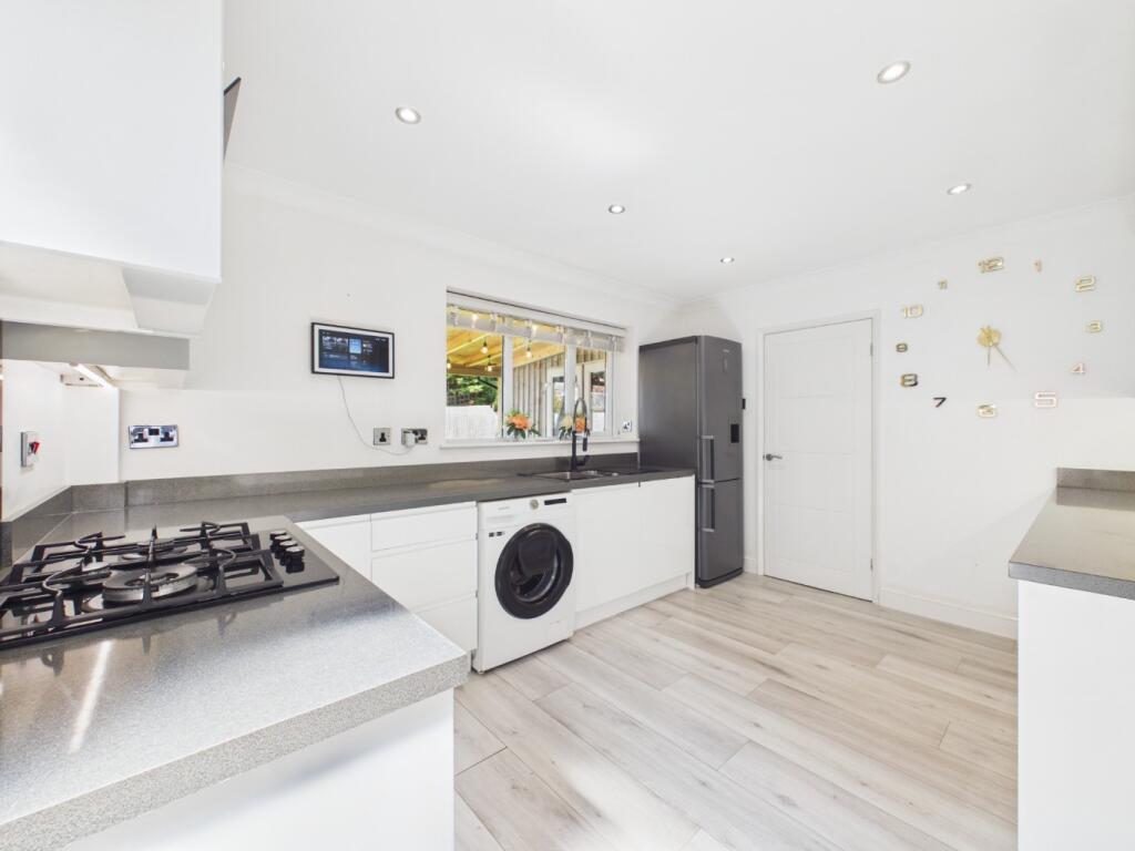 Maes Uchaf, Connah's Quay, Deeside, Flintshire, CH5 4HY photo 4