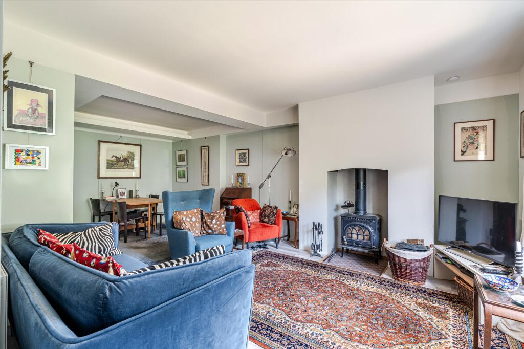 House in Redhill - More
