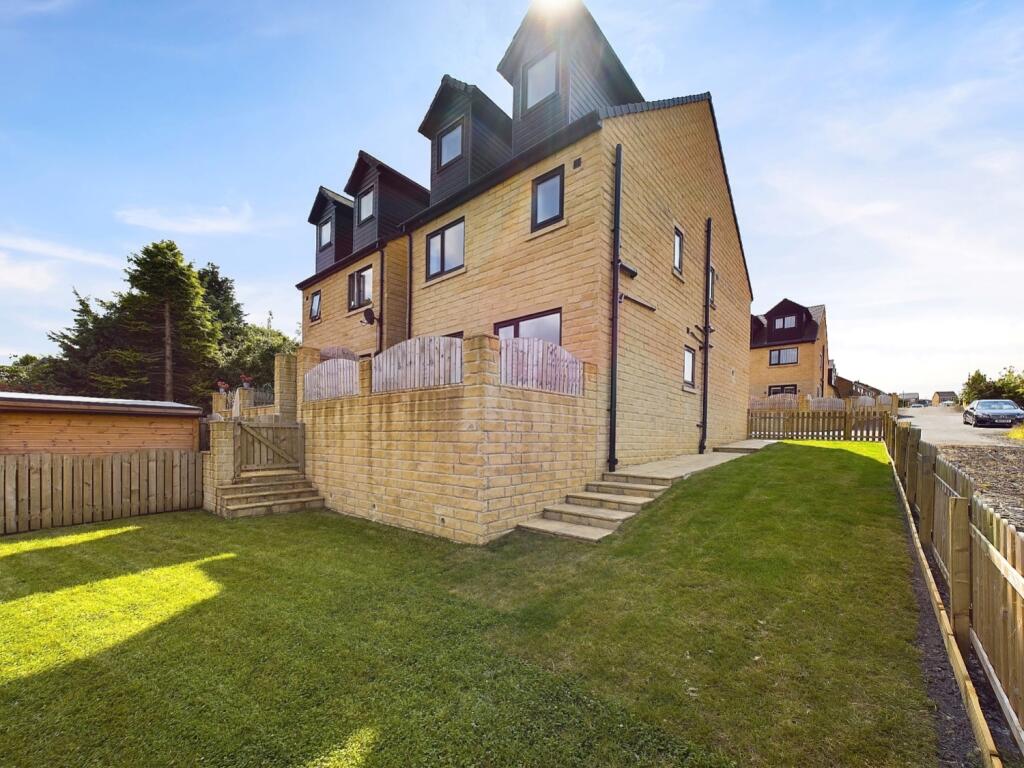 Main image of property: 66 Horley Green Road, Halifax