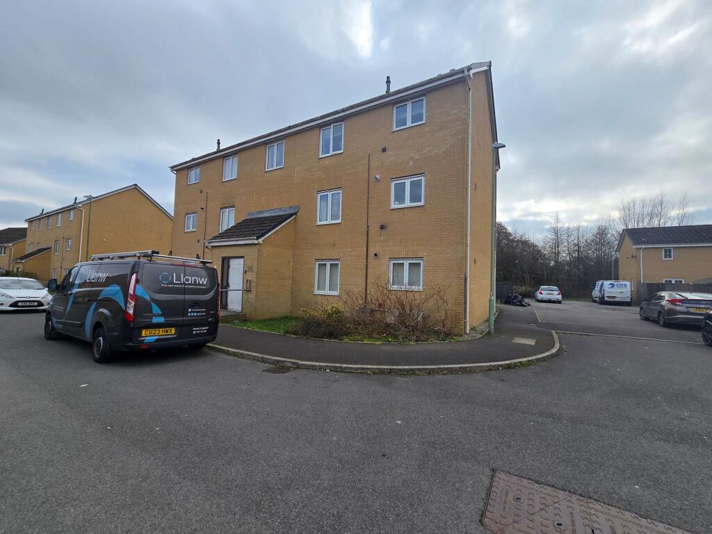 Main image of property: Ffordd Maendy, Sarn, CF32