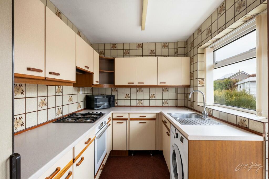 Denbigh Close, Hazel Grove, Stockport, SK7 5NJ photo 4