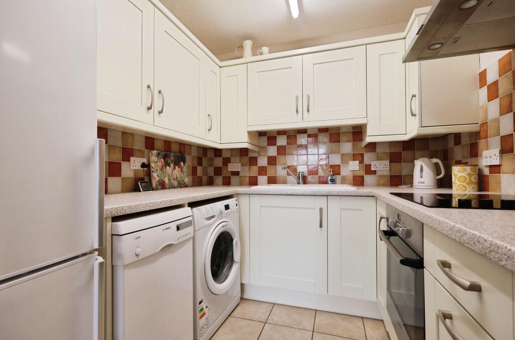Apartment in Stevenage - View 3