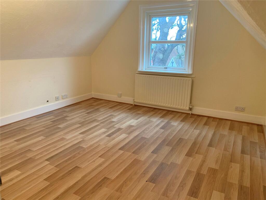 Apartment in East Grinstead, Blackwell - View 2