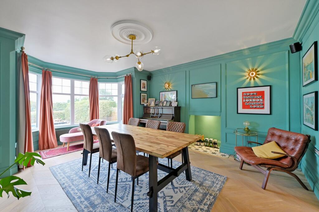 Main image of property: Oxford Road, Tilehurst, Reading, Berkshire, RG31