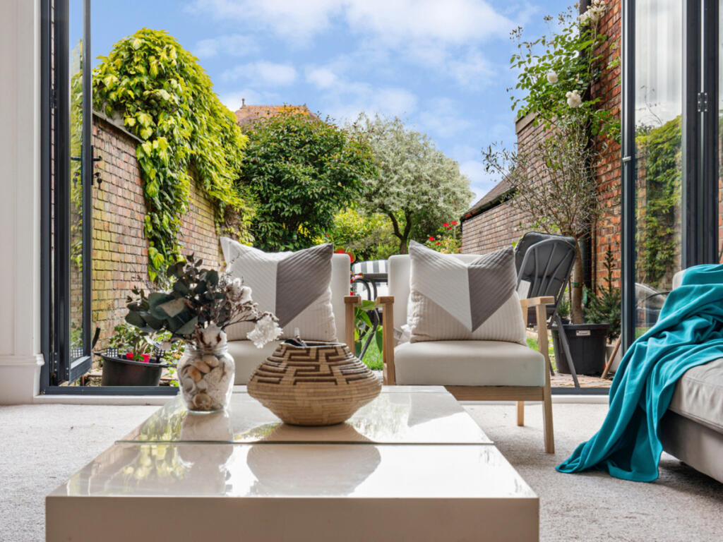 Apartment in London - View 3