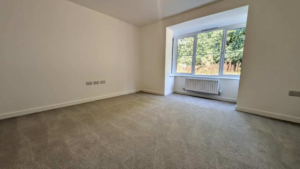 House in Guildford - View 2