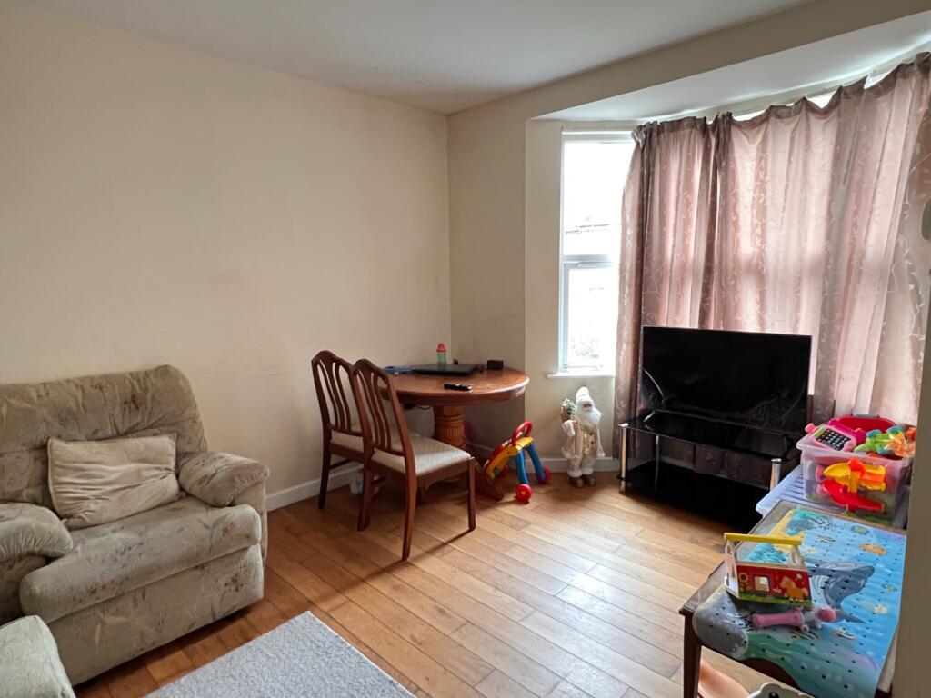 Additional image 2 of Goldcroft, Yeovil, Somerset, BA21 4DH