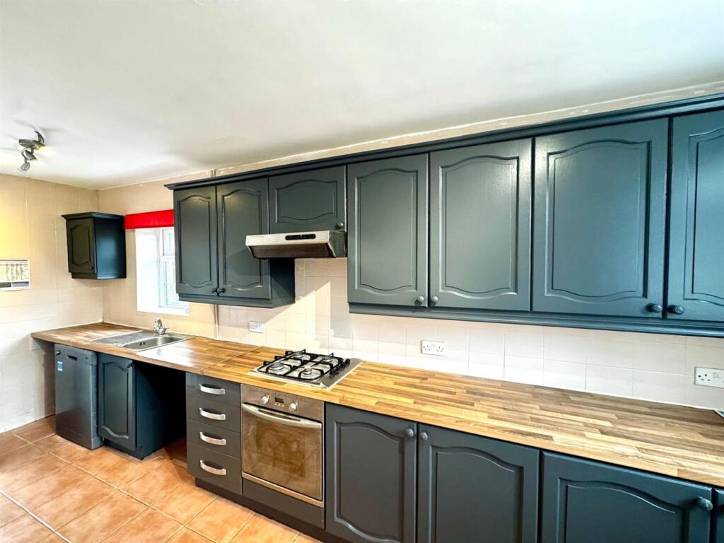 House in Stockport, Cheadle Heath - View 2