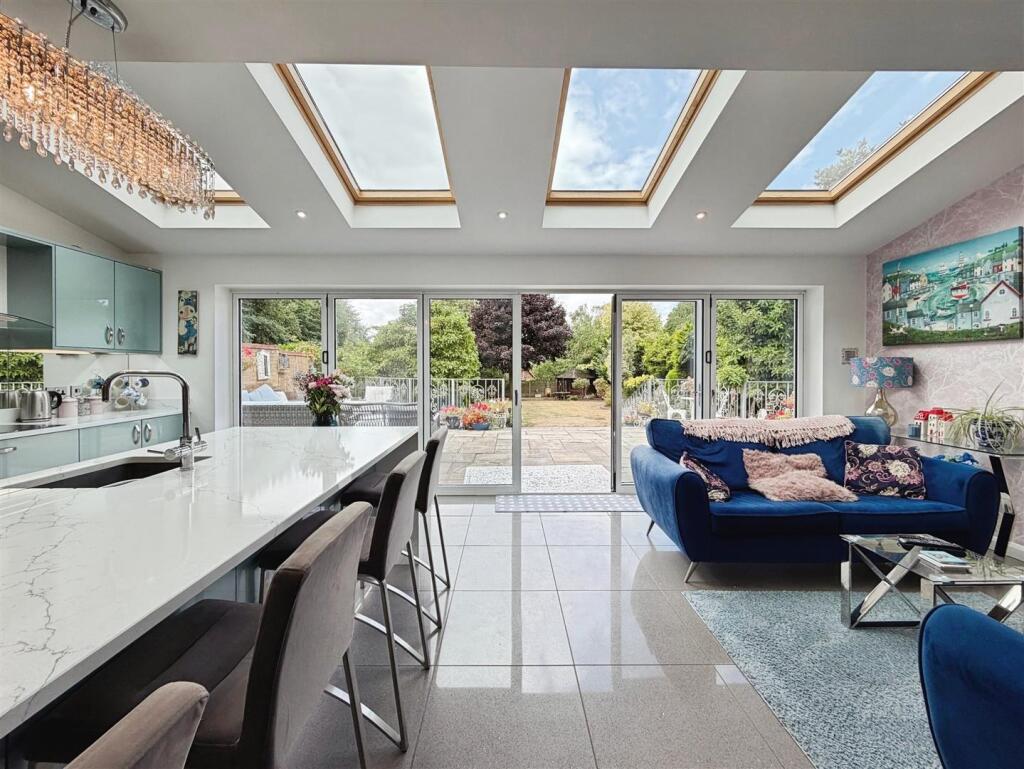 House in Coventry, Keresley Green, Keresley - View 4
