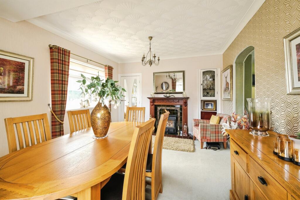 House in Newport - View 4