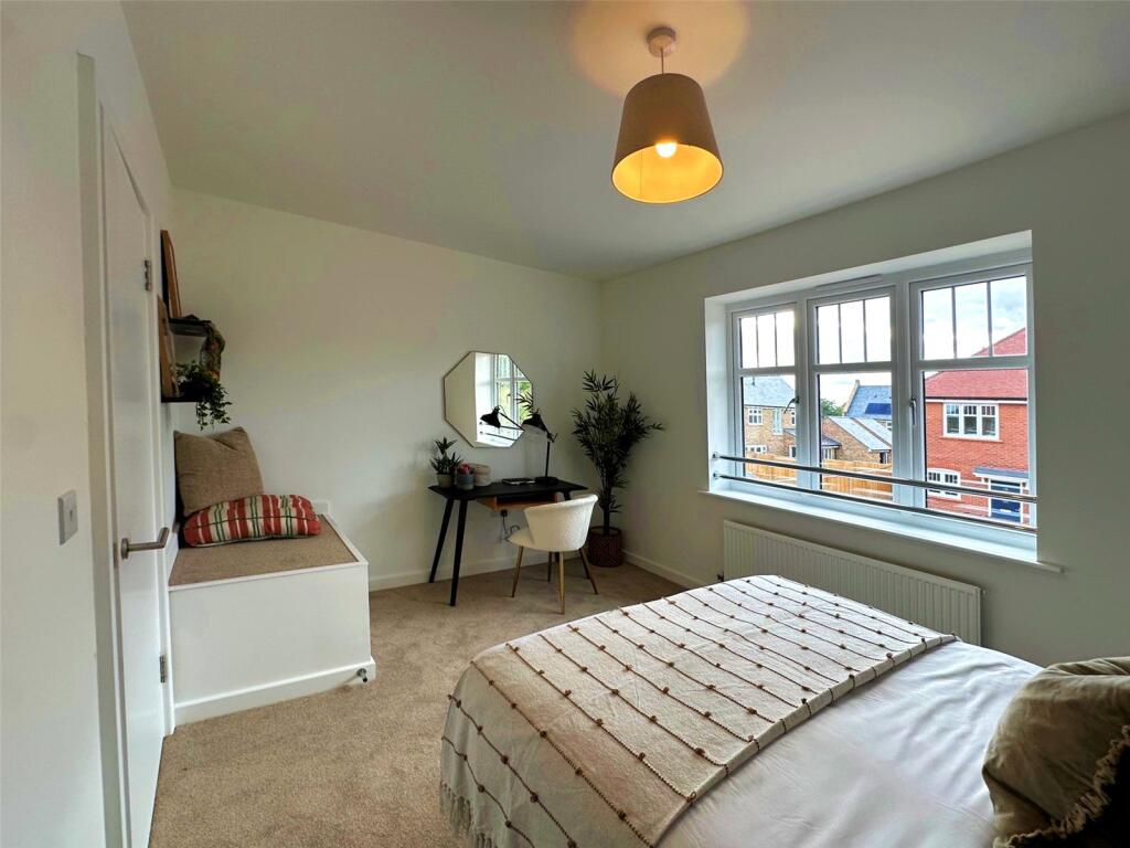 House in Waverley, Cranleigh - View 5