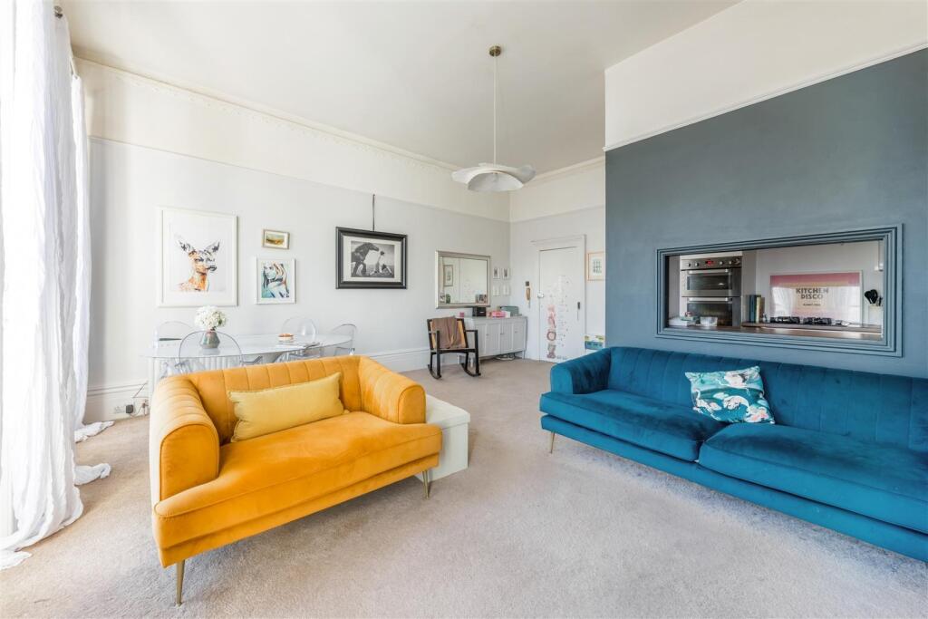 Apartment in Brighton - More