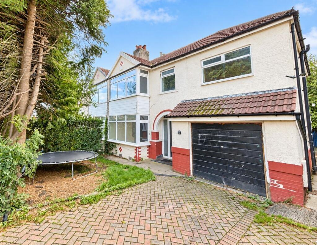 53 Duchy Drive, Bradford, BD9 5LP