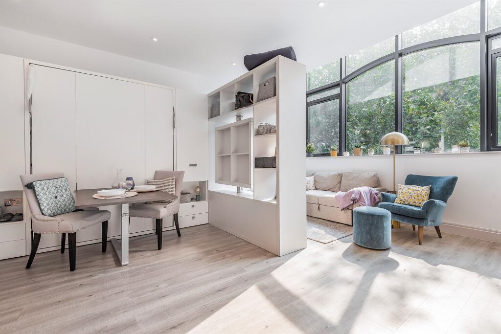 Apartment in London - More