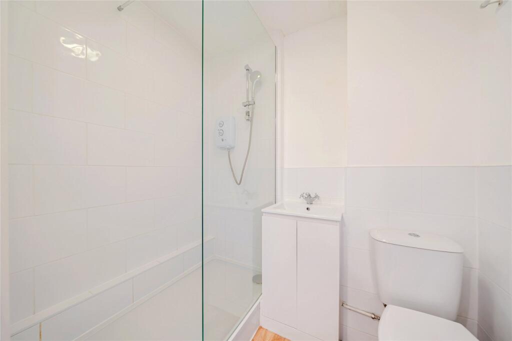 Apartment in Bromley - View 4