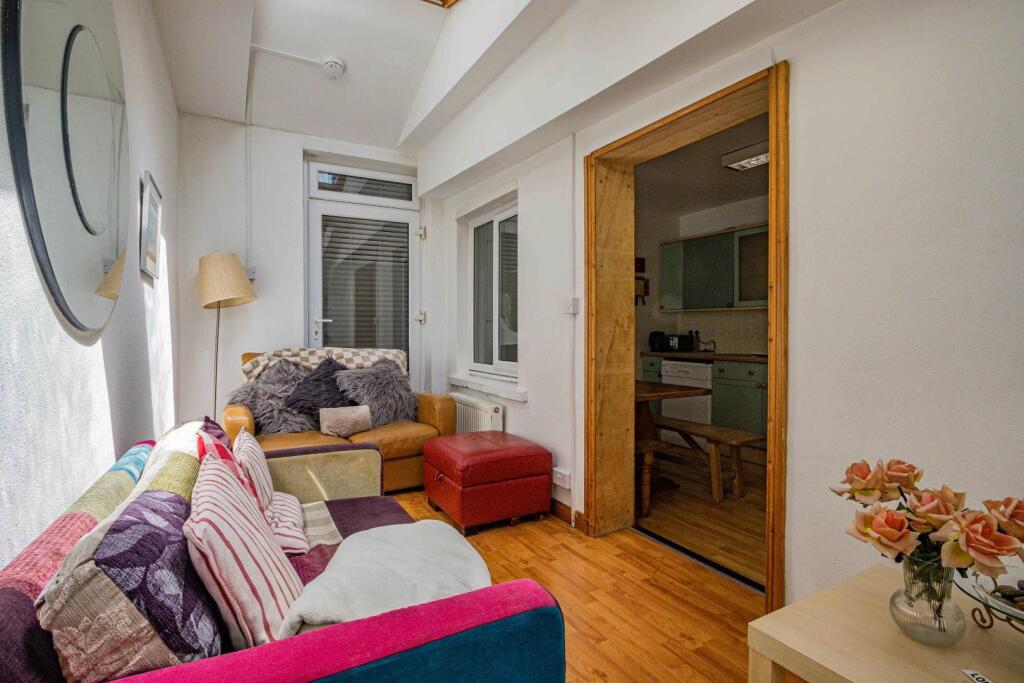 Flora Street, Cathays - View 3