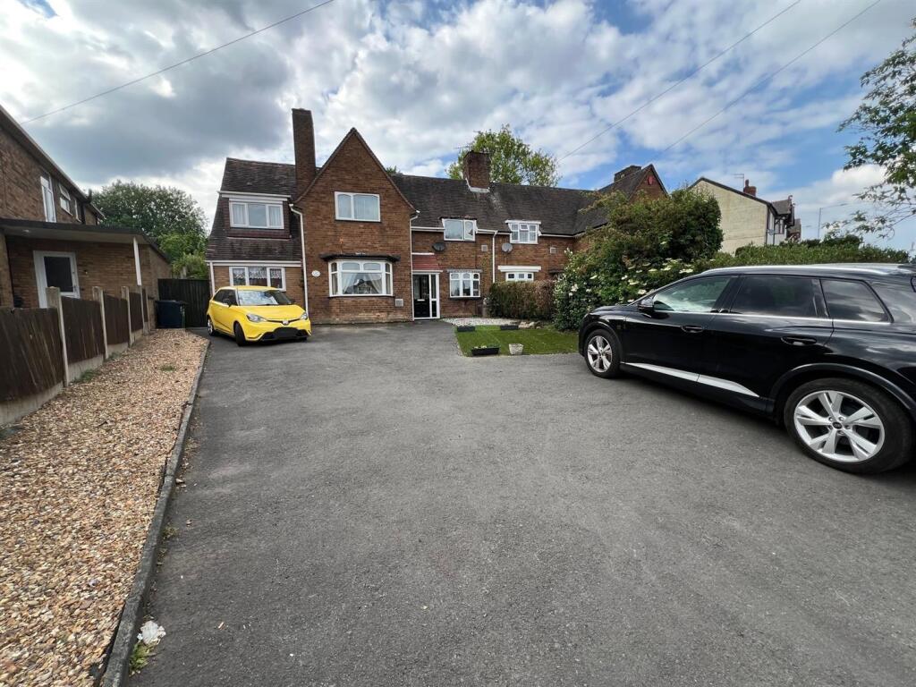 4-bed semi-detached on Thorns Road, Brierley Hill, DY5 2JT, £335,000
