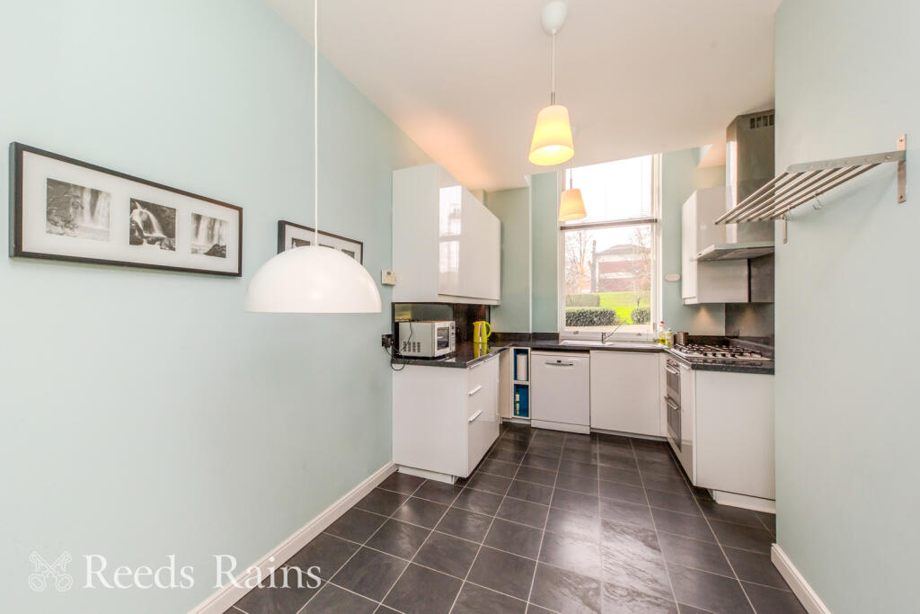 Sandringham House, Kensington Square, Macclesfield, Cheshire, SK10 photo 4