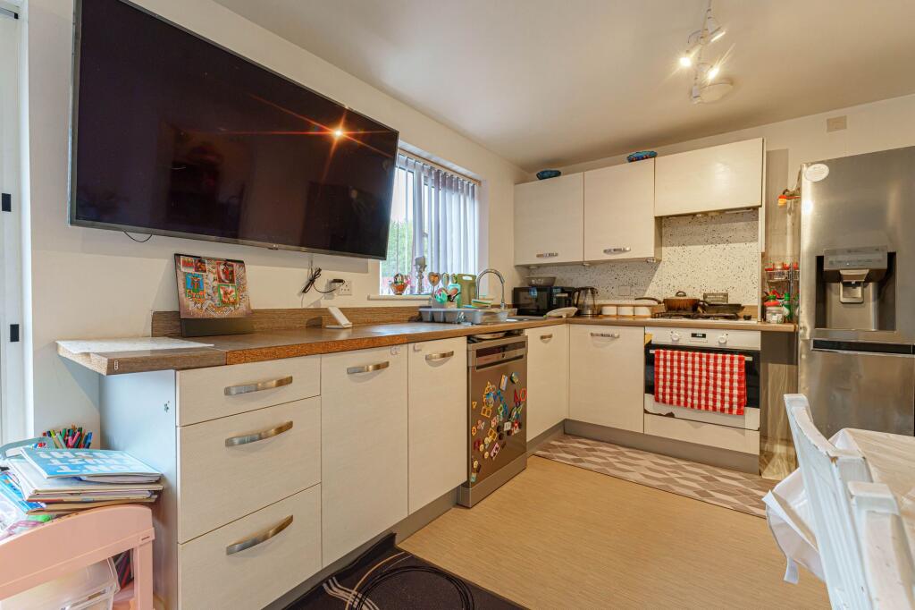 House in Newport - View 5