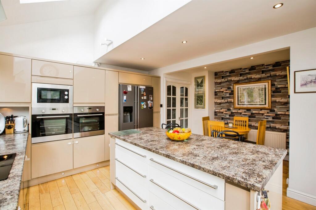House in Halifax - View 4