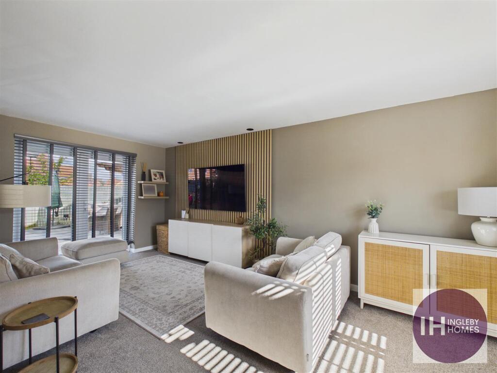 House in Ingleby Barwick, The Rings, Stockton-on-Tees - View 5