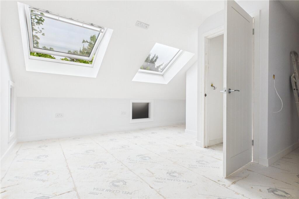 House in Theale, West Berkshire - More