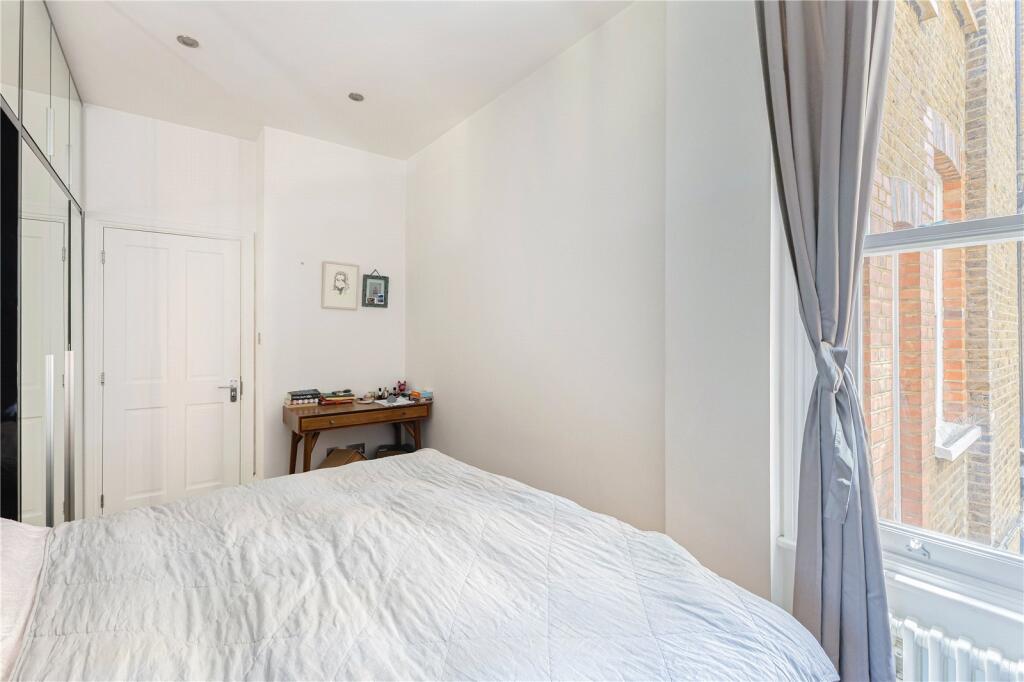 Apartment in London - More