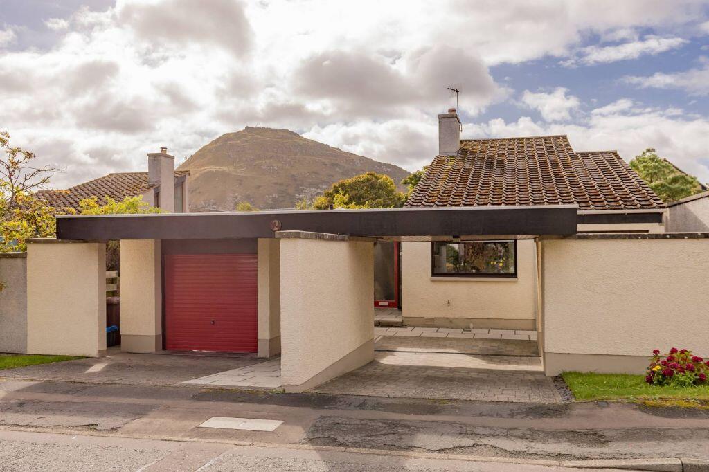 Main image of property: 2 Macnair Avenue, North Berwick, East Lothian, EH39 4QY