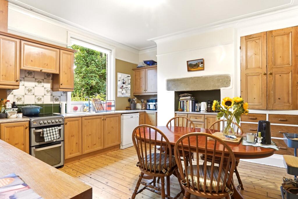 House in Leeds, West Yorkshire - View 5