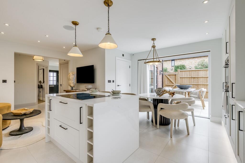 House in Luton - View 5