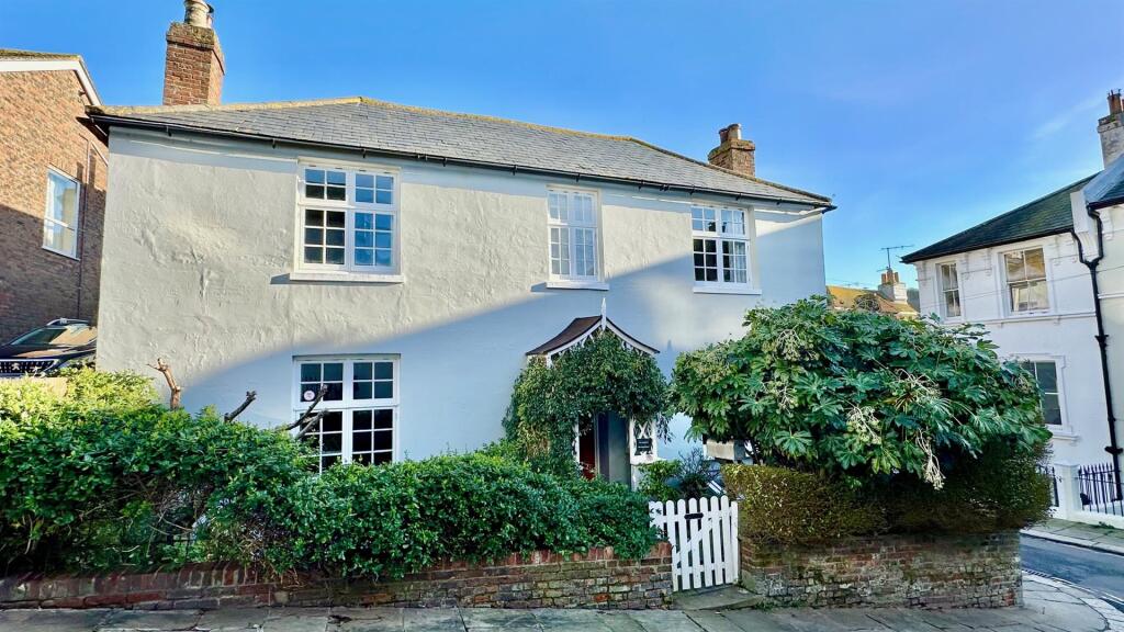Main image of property: Exmouth Place, Old Town, Hastings