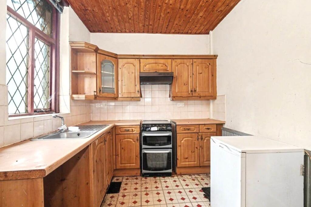 House in Rochdale, Greater Manchester - More