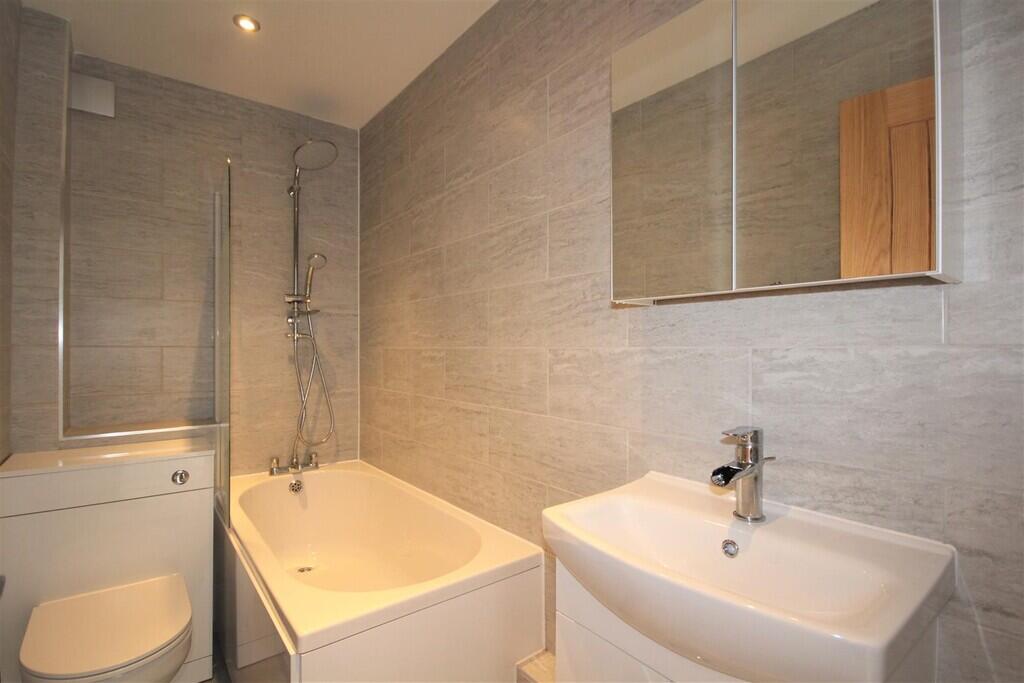 Apartment in Bournemouth, Boscombe - View 5