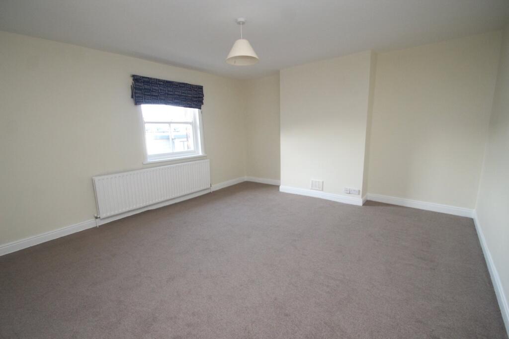 Apartment in Harrogate, Low Harrogate - View 2