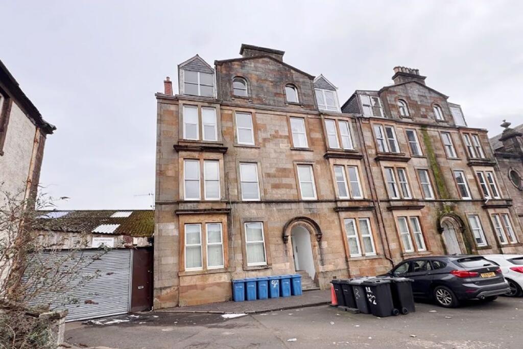 Main image of property:  3, George Square, Flat 2-2, Greenock, PA151QP