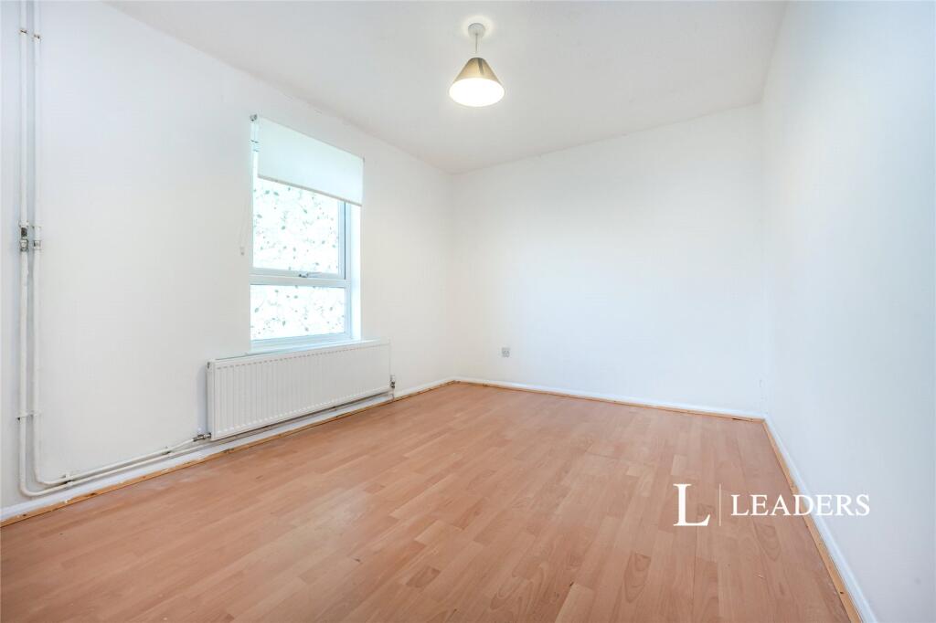House in Milton Keynes, Abbey Hill - More