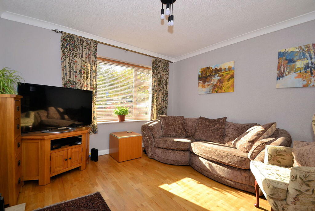 Turves Road, Cheadle Hulme, Cheadle SK8 6AW photo 2