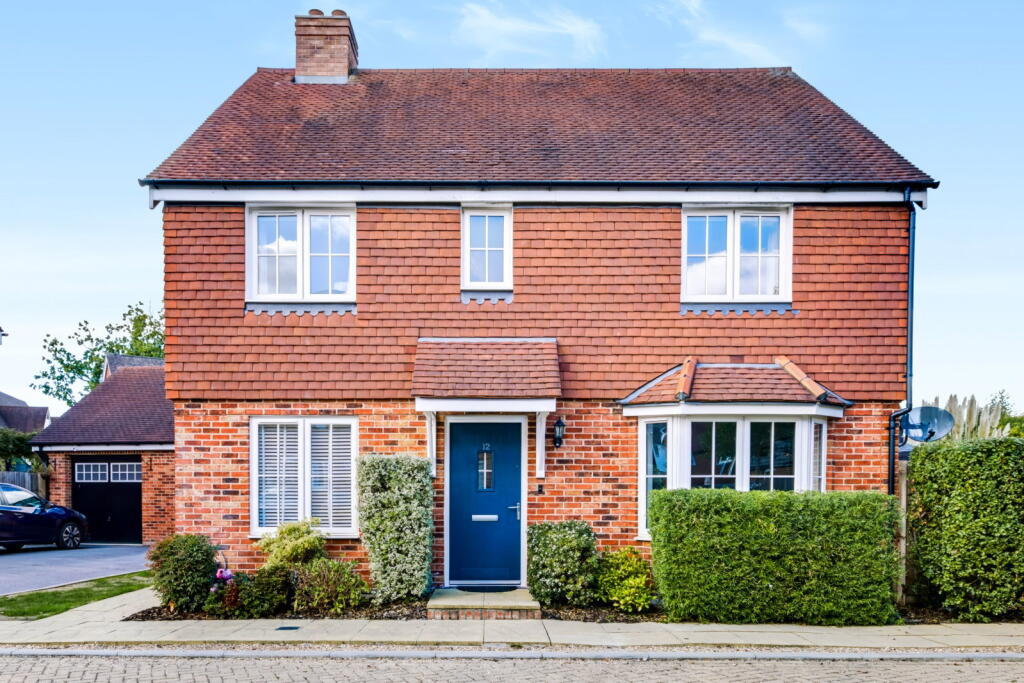 House in Reigate and Banstead, Greenfields, Horley