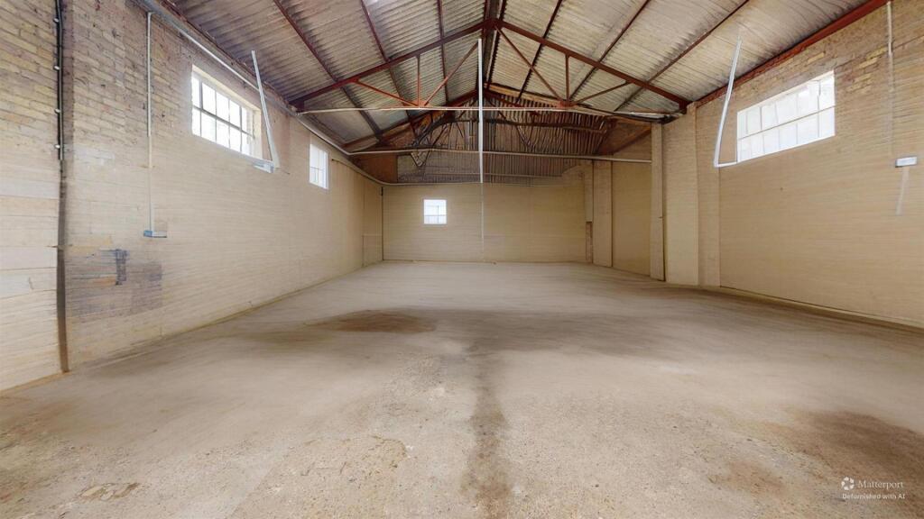 Tractor-Shed-Court-Farm-Church-Street-Photo-6-Defu