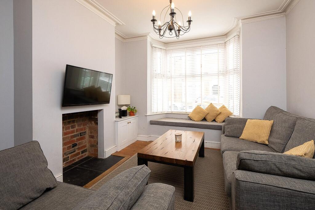 House in Northampton, West Northamptonshire - View 4