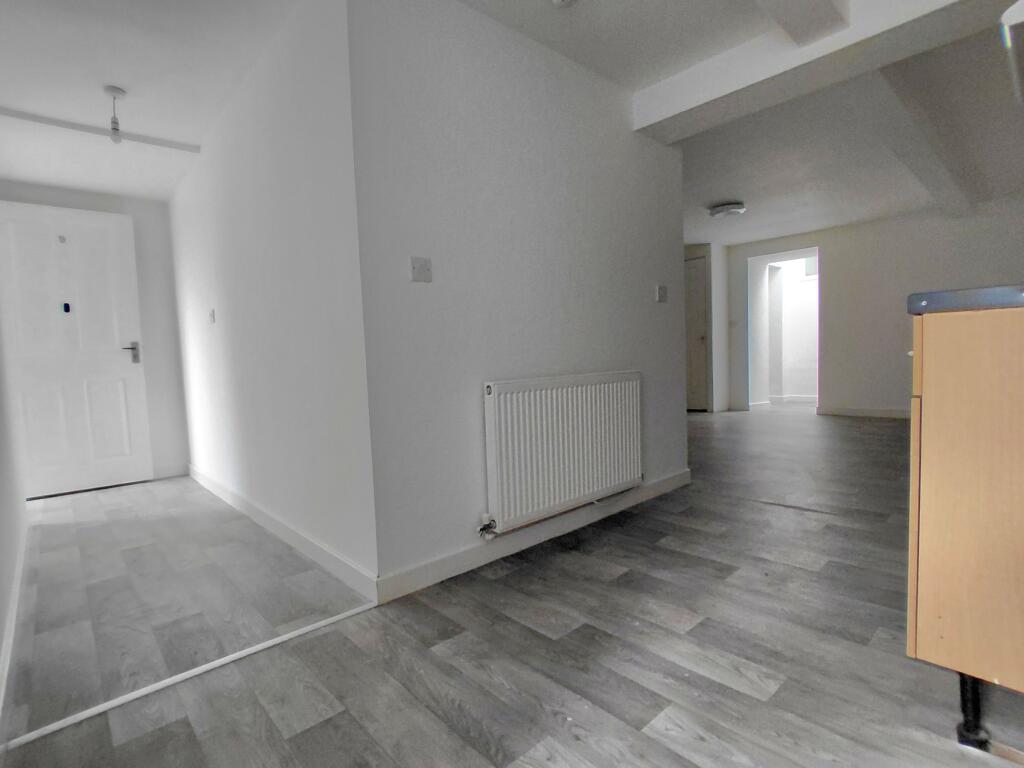 Apartment in Swansea - View 2
