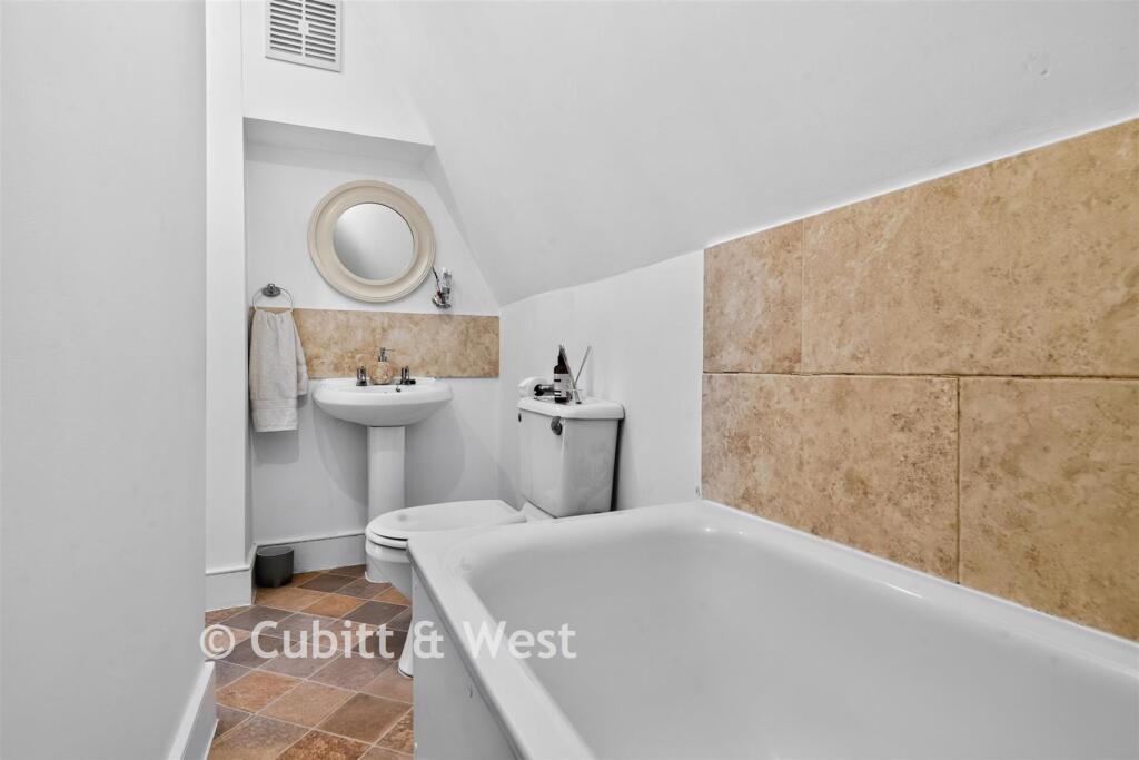 Apartment in London - More