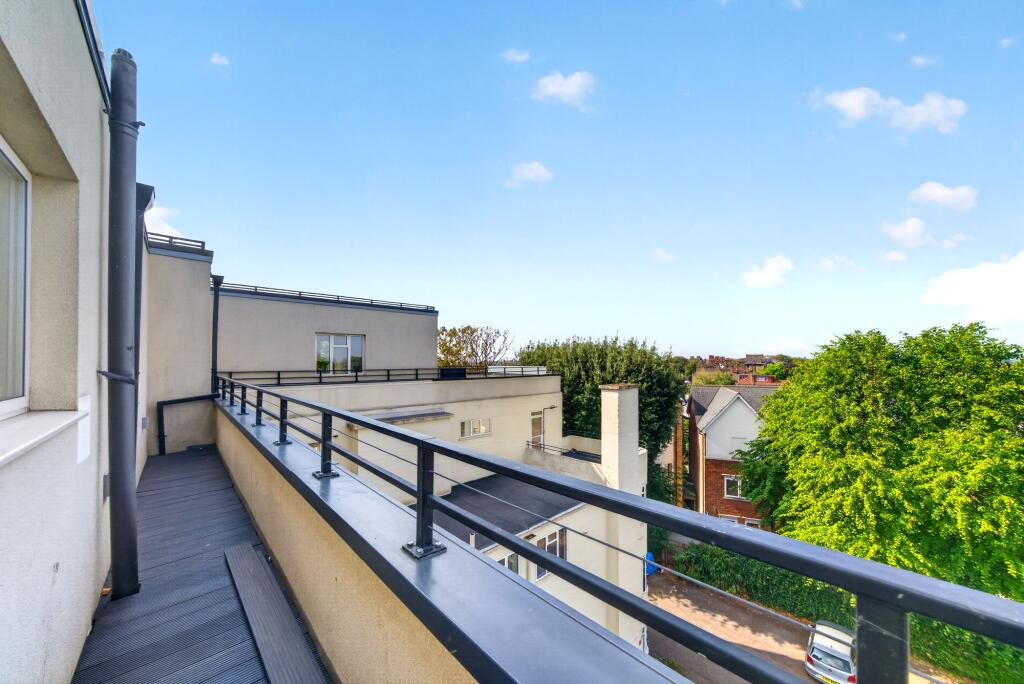 Apartment in London - View 5