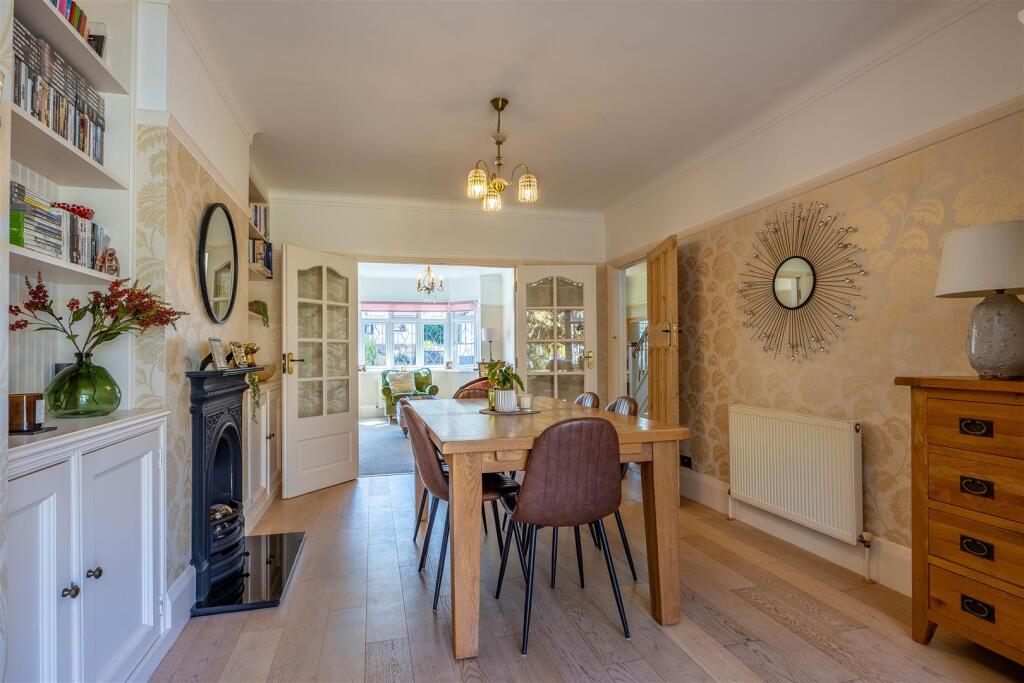 House in Southend-on-Sea - More