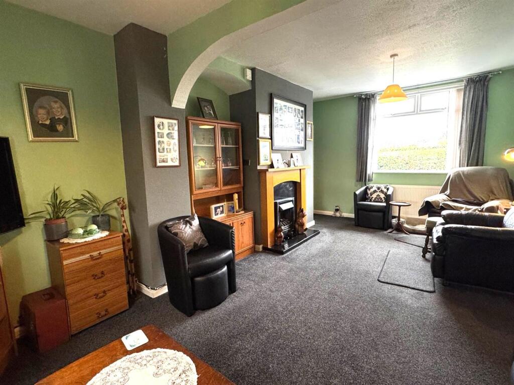 House in Hereford, Hatfield and Newhampton - More