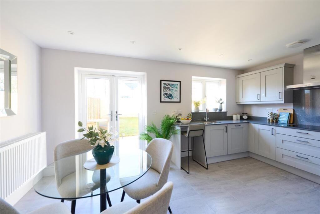 House in Worcester - View 5