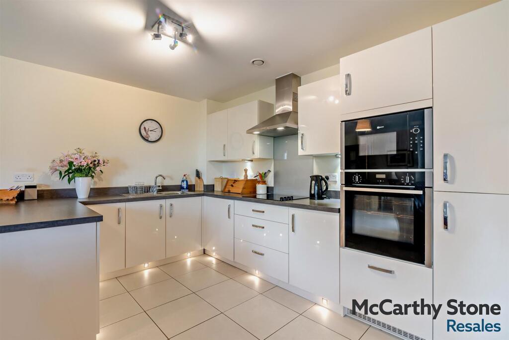 Apartment in Bradford, Ilkley - View 3